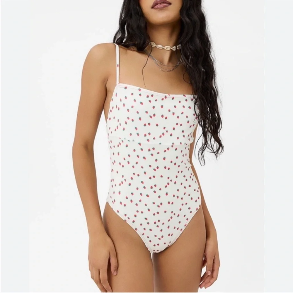 Gigi hadid Frankie’s bikini Strawberry terry one piece swimsuit